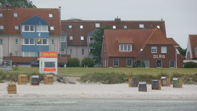 DLRG-Haus am Strand.
