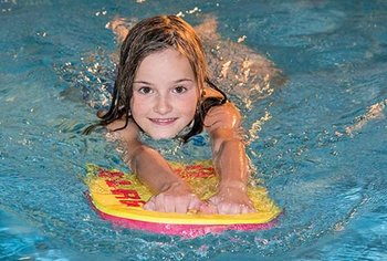 DLRG Pressefoto Schwimmausbildung